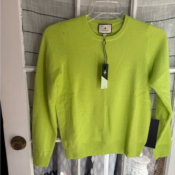 Tuckernuck Lime Green Crewneck Cashmere Sweater - Picture 2 of 6